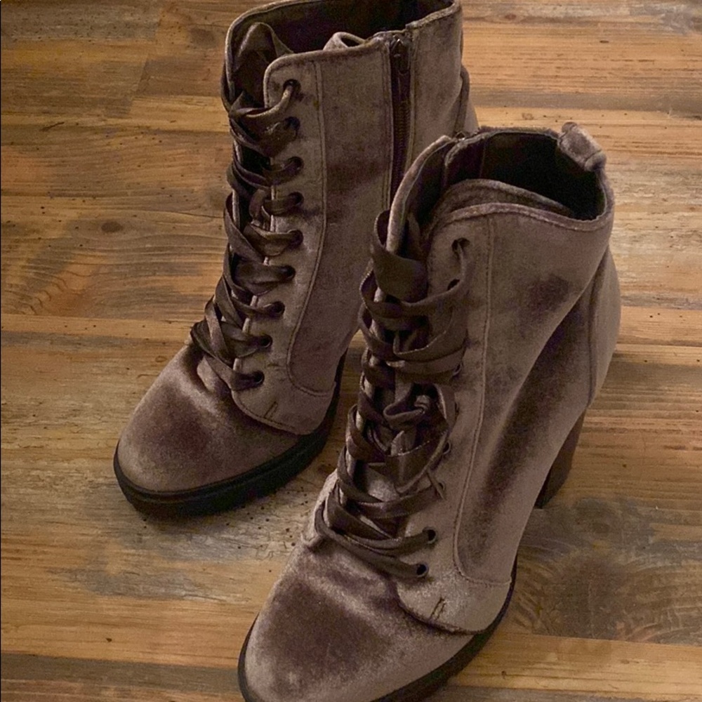 Steve Madden Laurie Booties size 7.5